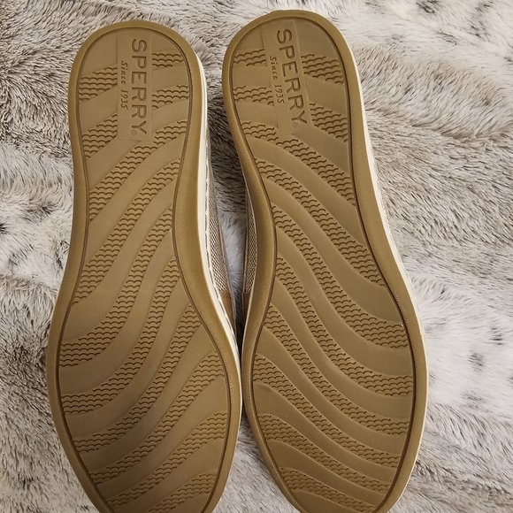 NWOT Sperry Shoes - Picture 5 of 5